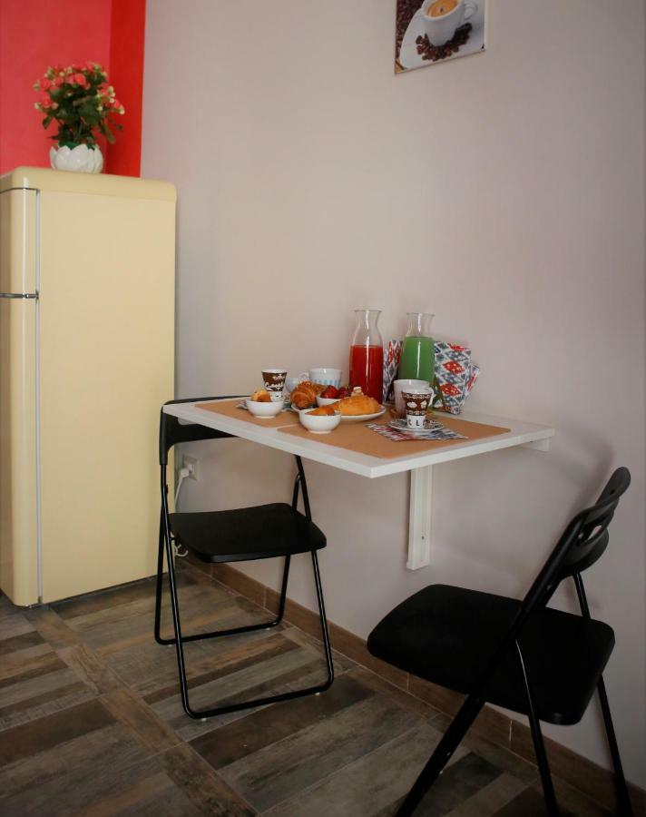 Beb Binario39 Acomodação com café da manhã Nápoles Exterior foto